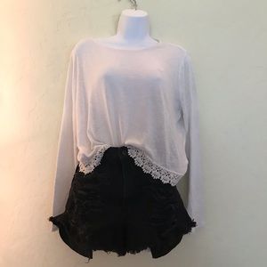 WOMEN’S TOP